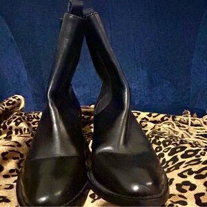 Black leather Clark’s ankle boots